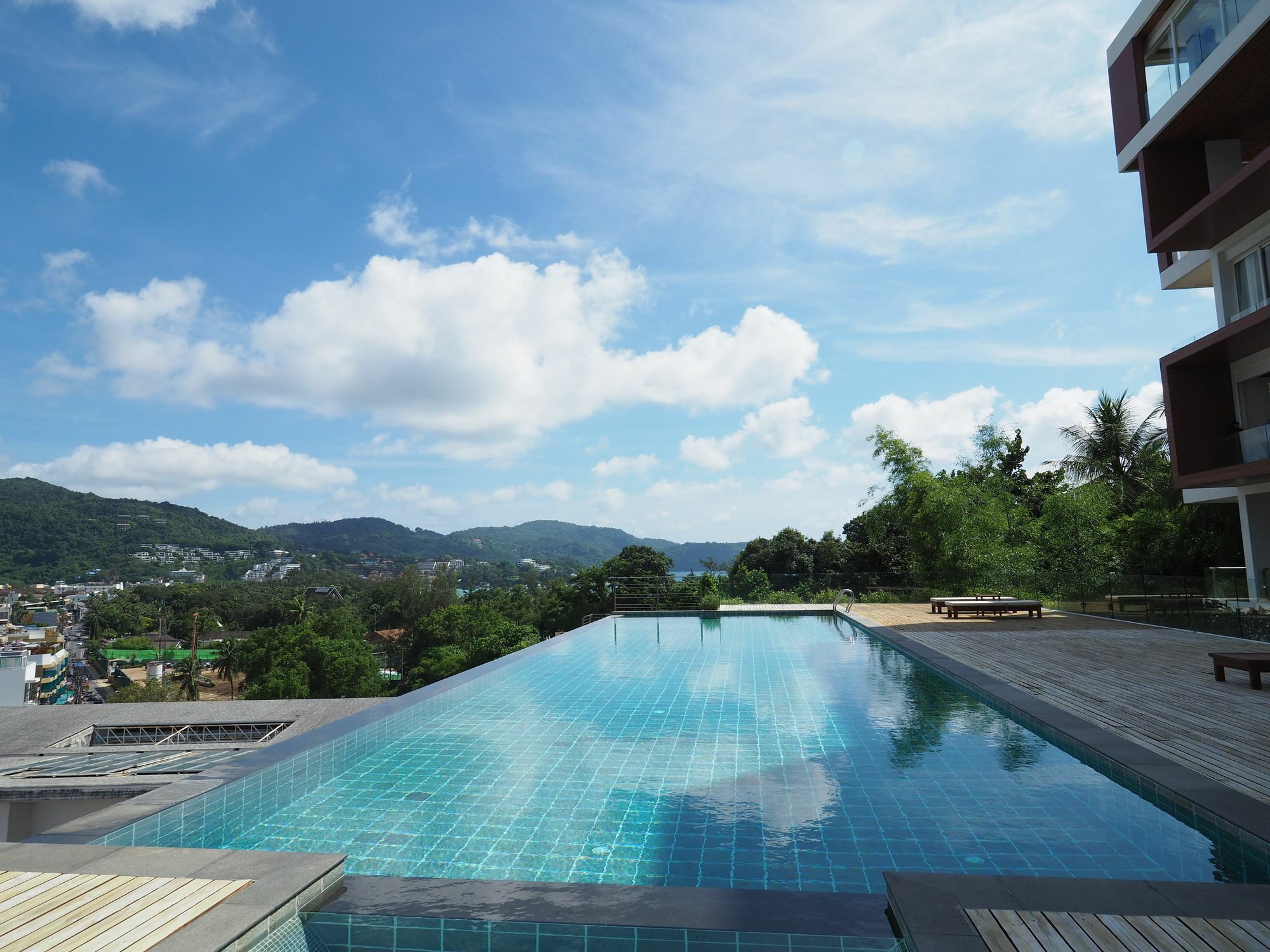 Q Conzept Condominium Karon Exterior photo